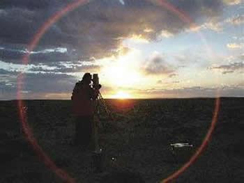 �y�L����